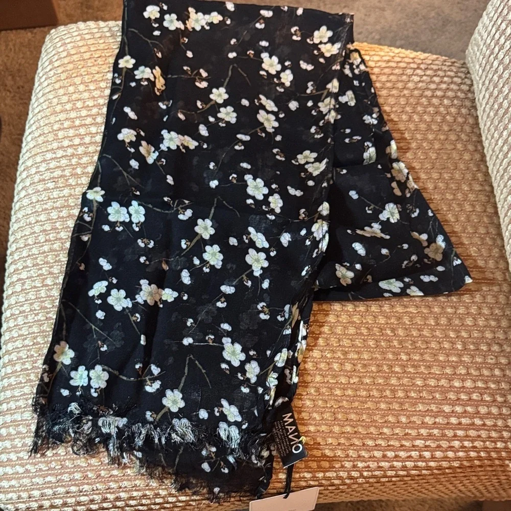 Onam large Black and White Floral Scarf